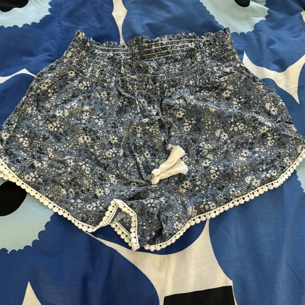 Topshop blue floral shorts